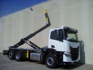 IS108 – IVECO AD280x48 Y/PS ON X WAY