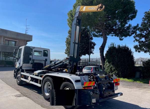 IS116 – IVECO 260S46 460HP