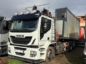 CCV944 - IVECO 480 con cassone ribaltabile, caricatore CMP, radiocomando e attacco per le campane